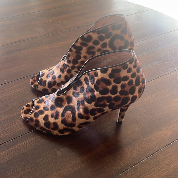 Animal print open toe bootie - Picture 2 of 3